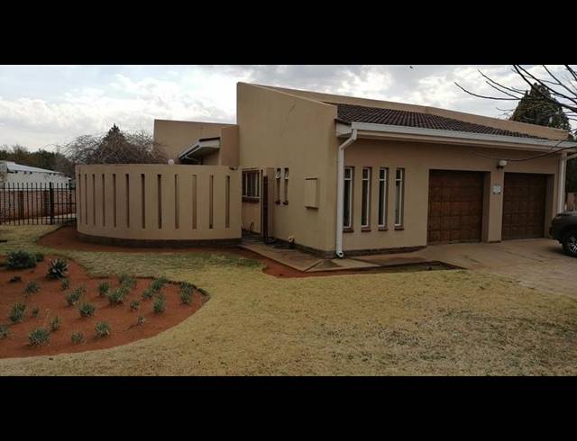 3 BEDROOM HOUSE FOR SALE IN WOLMARANSSTAD